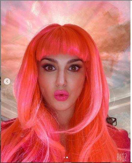 Sunny Leone के इस लुक को देखकर उड़ गये सभी के होश, इस प्रोजेक्ट के बदला बालों का रंग