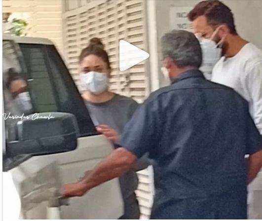 kareena kapoor: अस्पताल के बाहर स्पॉट हुई करीना कपूर खान, फैंस हुए परेशान