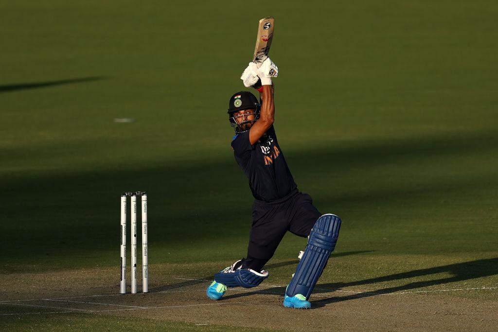 AUS VS IND, 1st T20: केएल राहुल ने जड़ा अर्धशतक, भारत ने ऑस्ट्रेलिया को दिया 162 रनों का लक्ष्य