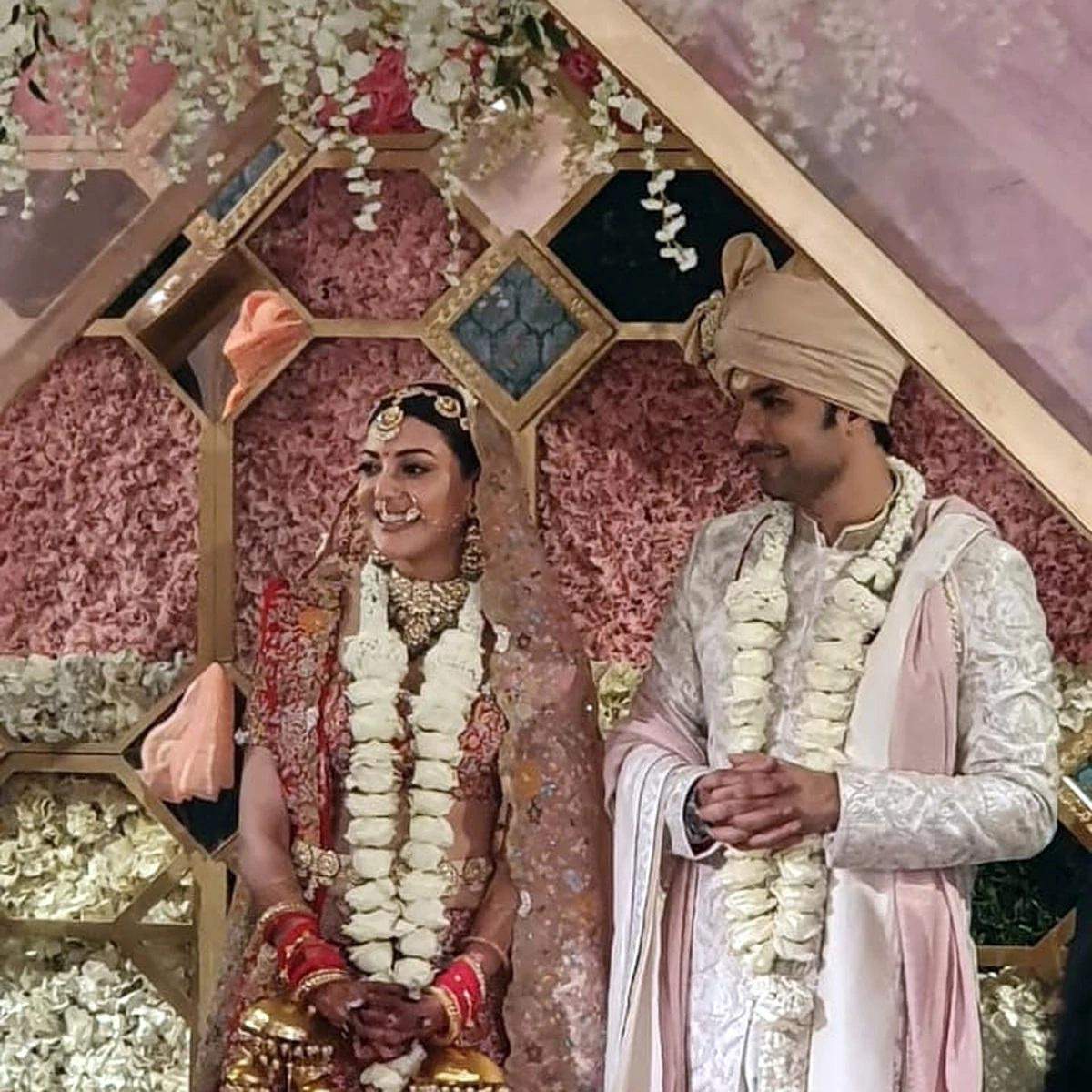 Kajal Agarwal Wedding: काजल अग्रवाल की शादी की पहली तस्वीर आई सामने, सोशल मीडिया पर वायरल