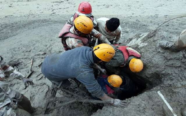 Uttarakhand Glacier Burst: मलबे में जिंदगी तलाशने के लिए क्या-क्या तरीके अपनाए जा रहे?