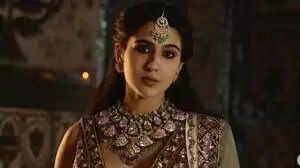 Sara Ali Khan asks for ‘Marriage Proposal’ as she decks up in a bridal avatar