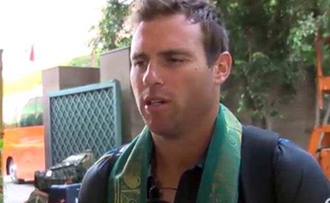 आश्चर्य : तोते की हुई मौत और मिली सजा इस प्रसिद्ध क्रिकेटर को