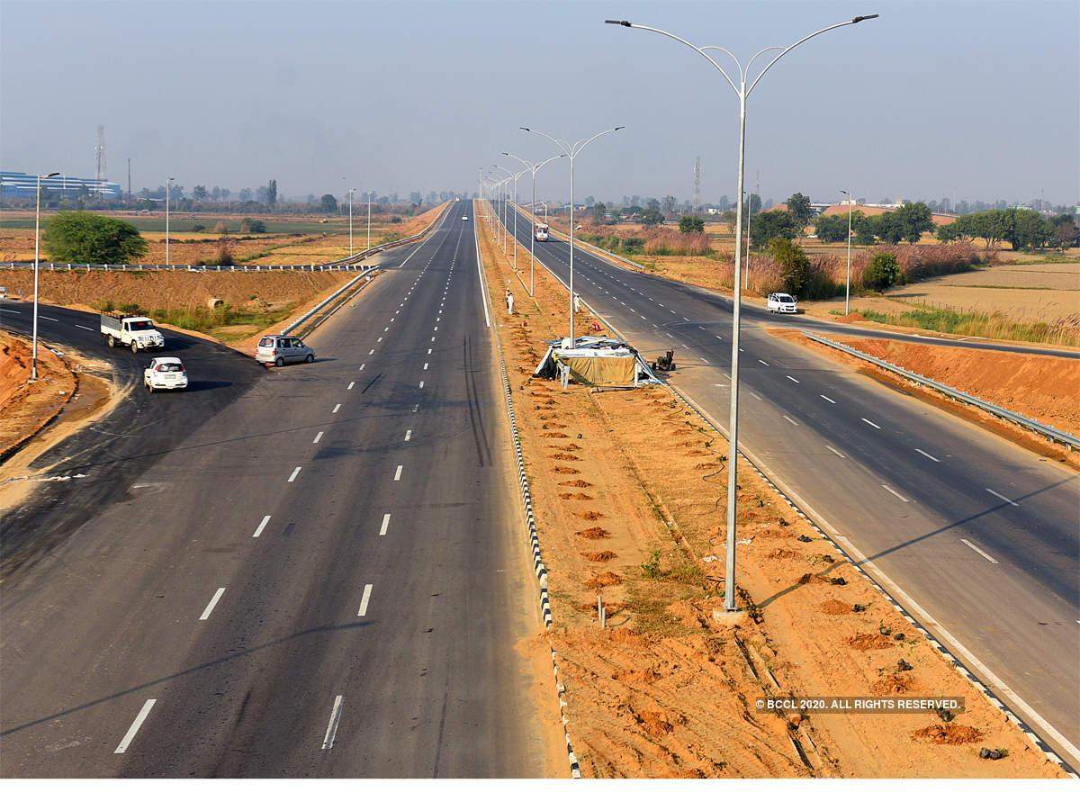 भारत भर में 22 हरित राजमार्ग परियोजनाएँ चल रही हैं: नितिन गडकरी