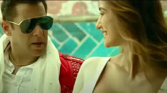 Salman Khan Radhe: रिलीज होते ही सलमान खान की फिल्म राधे ने बनाया रिकॉर्ड