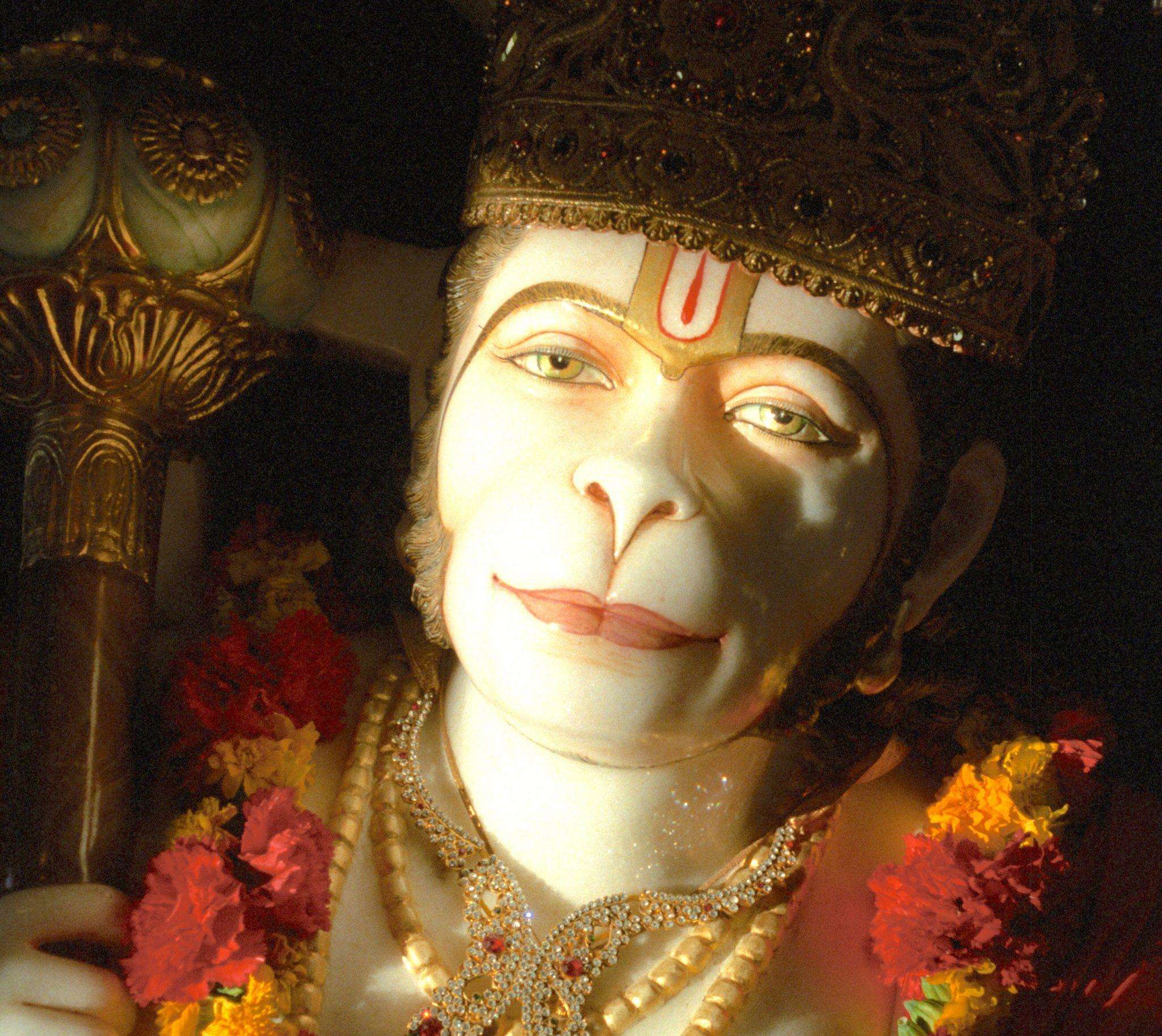 Hanuman chalisa path: हनुमान चालीसा का पाठ करने से दूर होते हैं नकारात्मक विचार, आत्मविश्वास में होती है वृद्धि