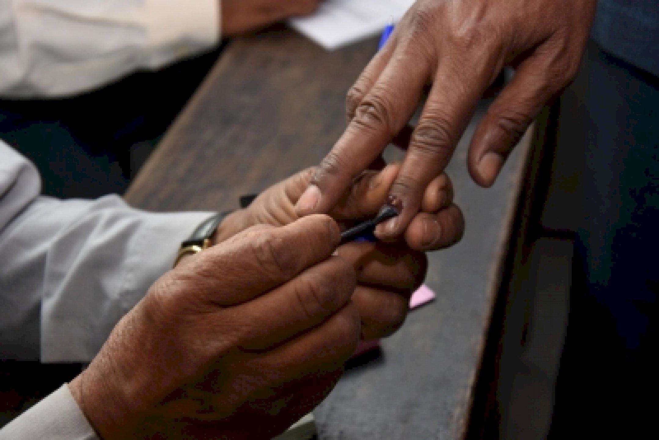 Gujarat by-election के 18 फीसदी उम्मीदवारों पर आपराधिक मामले लंबित : एडीआर