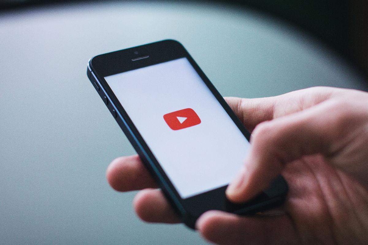 जानिए यूट्यूब वीडियो को अपने मोबाइल और लैपटॉप पर कैसे डाउनलोड करें, एक आसान तरीका जानें