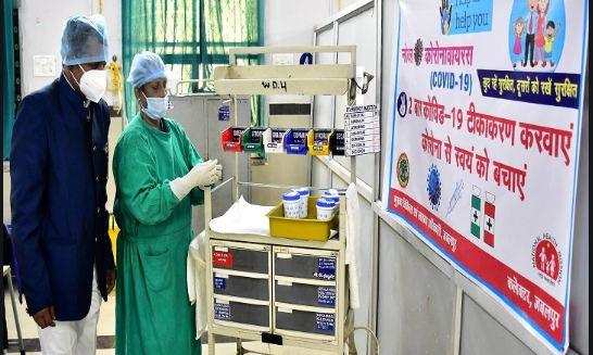 दुनिया के सबसे बड़े Vaccination अभियान के लिए तैयार भारत