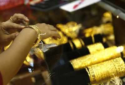मुद्रास्फीति की आशंका पर Gold 1 महीने से अधिक की ऊंचाई पर