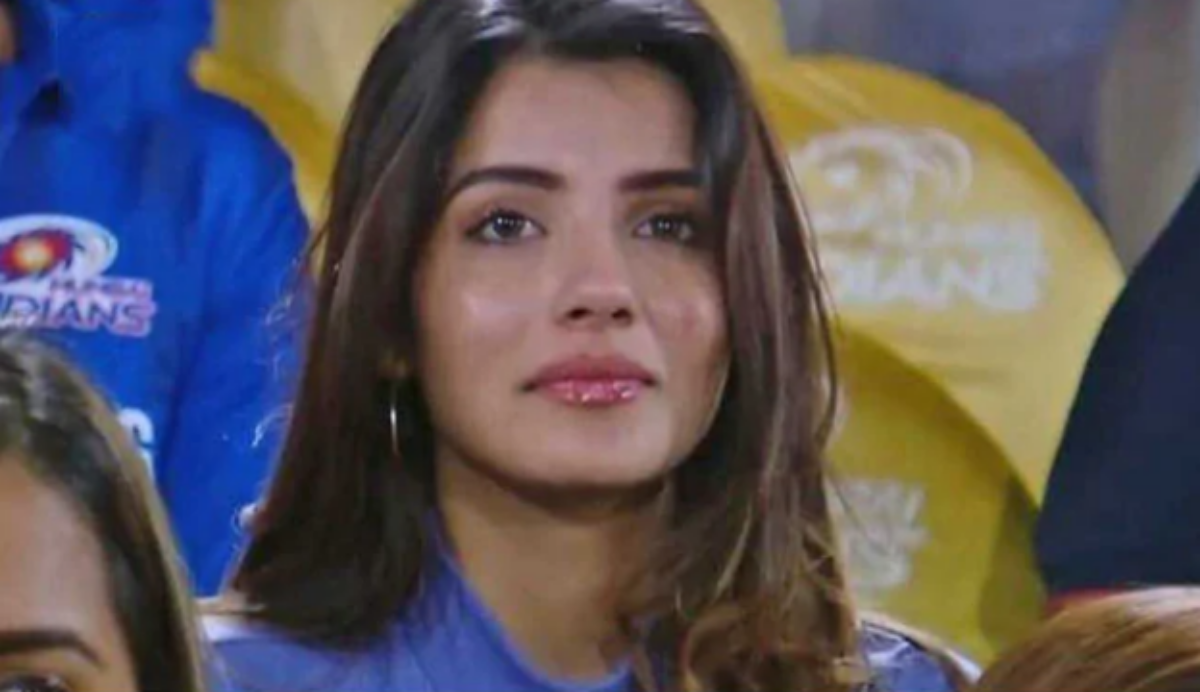 काफी बोल्ड और हॉट हैं Ishan Kishan की गर्लफ्रेंड अदिति हुंडिया , देखें PHOTOS