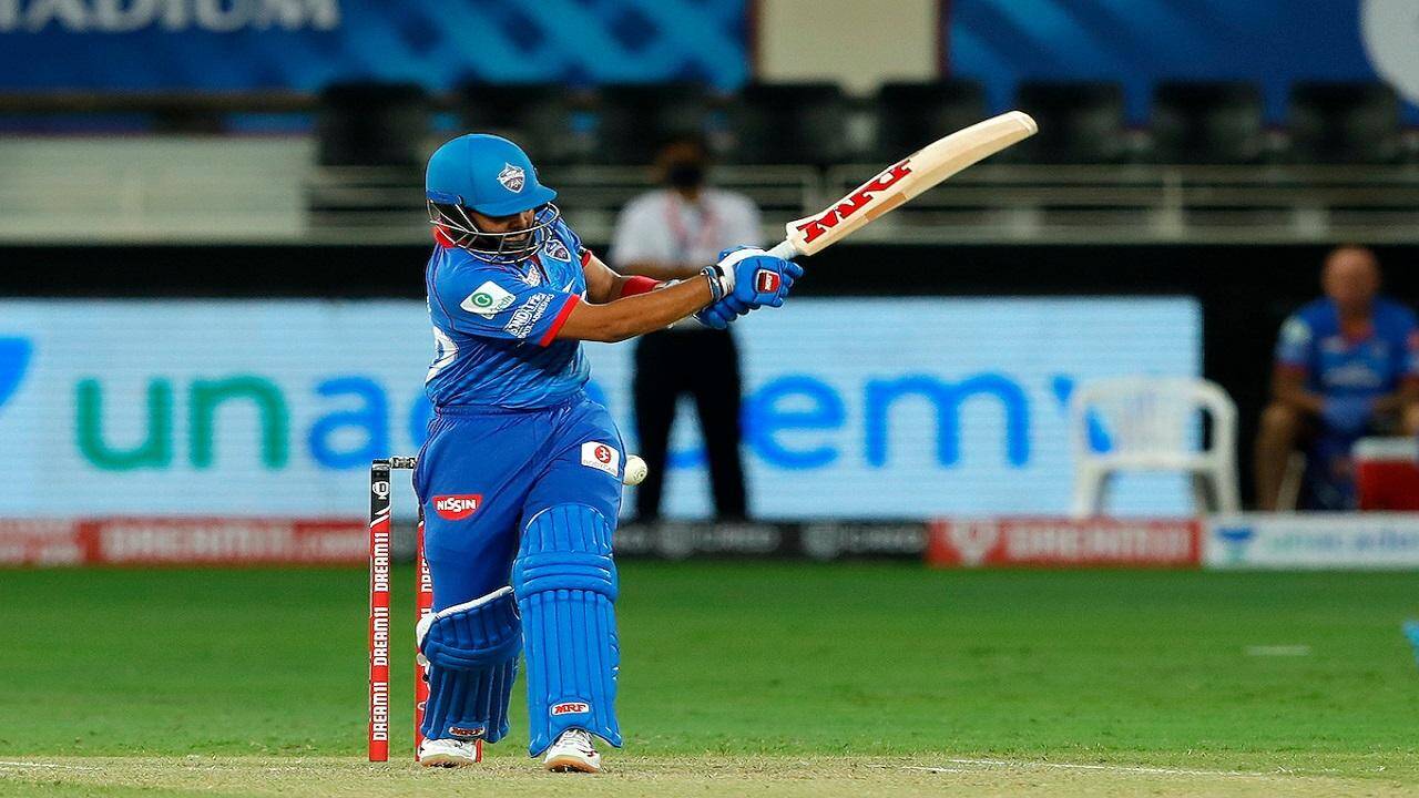IPL 2021:केकेआर के खिलाफ पहले ही ओवर में 6 चौके जड़ Prithvi Shaw ने रचा नया इतिहास