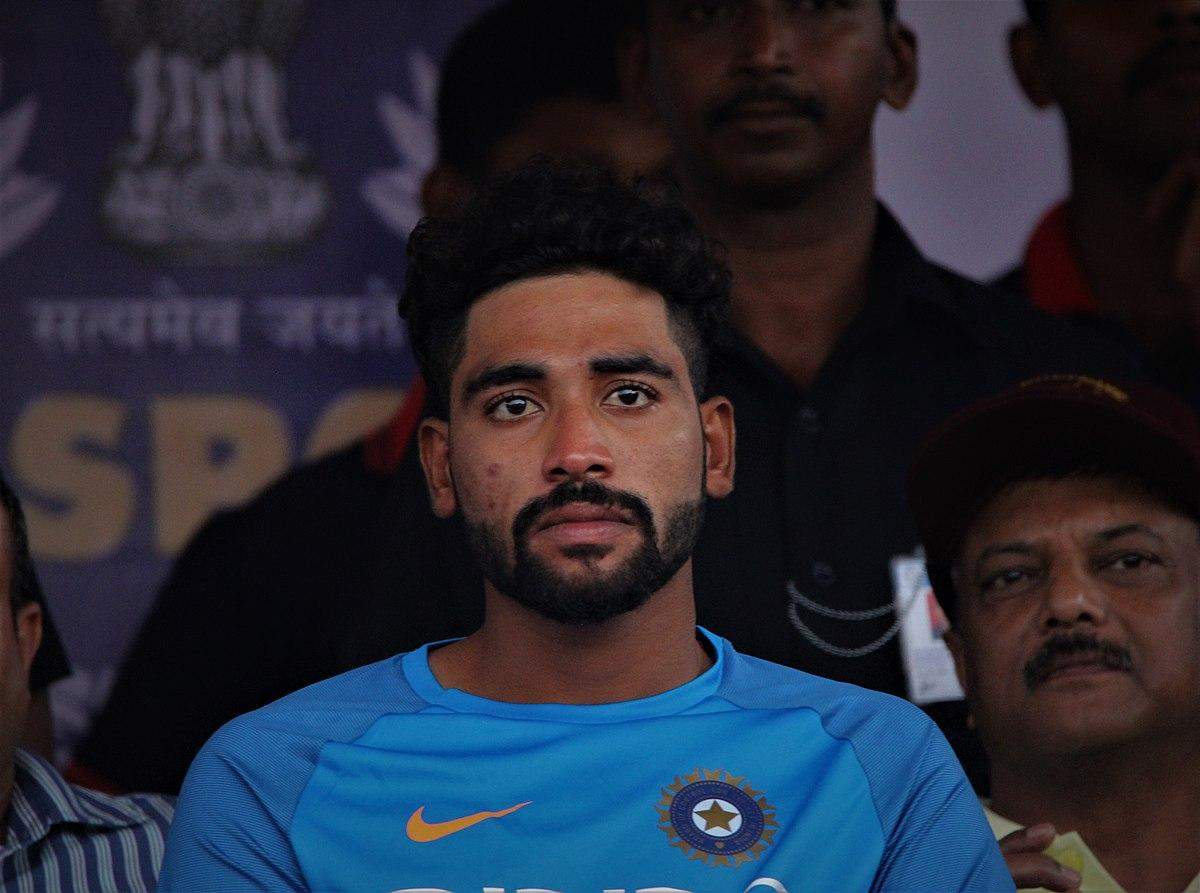टीम इंडिया के तेज गेंदबाज Mohammed Siraj के पिता का निधन, अंतिम संस्कार में शामिल नहीं हो पाएंगे