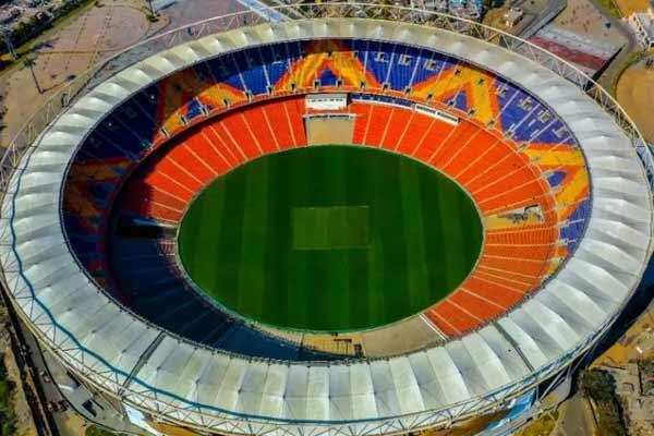 IND vs ENG: अहमदाबाद में खेला जाएगा डे-नाइट टेस्ट, जानिए कैसी होगी Motera Stadium की पिच