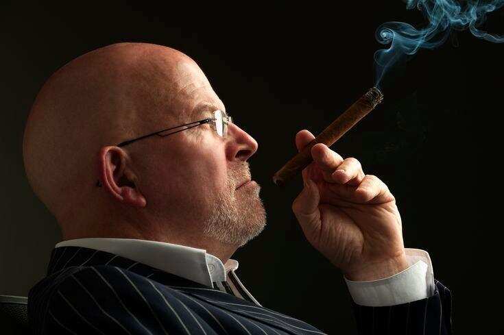 क्या आप Cigar पीते हैं या पीने की सोच रहे हैं..  तो ये सच जरूर जान लें…