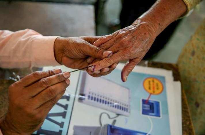 Gujarat के मोरवा-हदफ में दोपहर 2 बजे तक 30 प्रतिशत मतदान