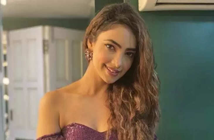 एक्सीडेंट के बाद फिर से योगा करके खुश हैं टीवी एक्ट्रेस Pooja Banerjee