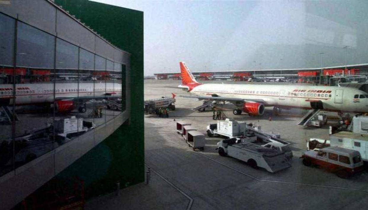दिल्ली हवाई अड्डे ने फ्लायर्स को ट्रैक करने के लिए ‘कंप्यूटर विज़न’ टेक तकनीक  का परिचय दिया, जिससे सामाजिक दूरी को बनाकर रखा जा सके