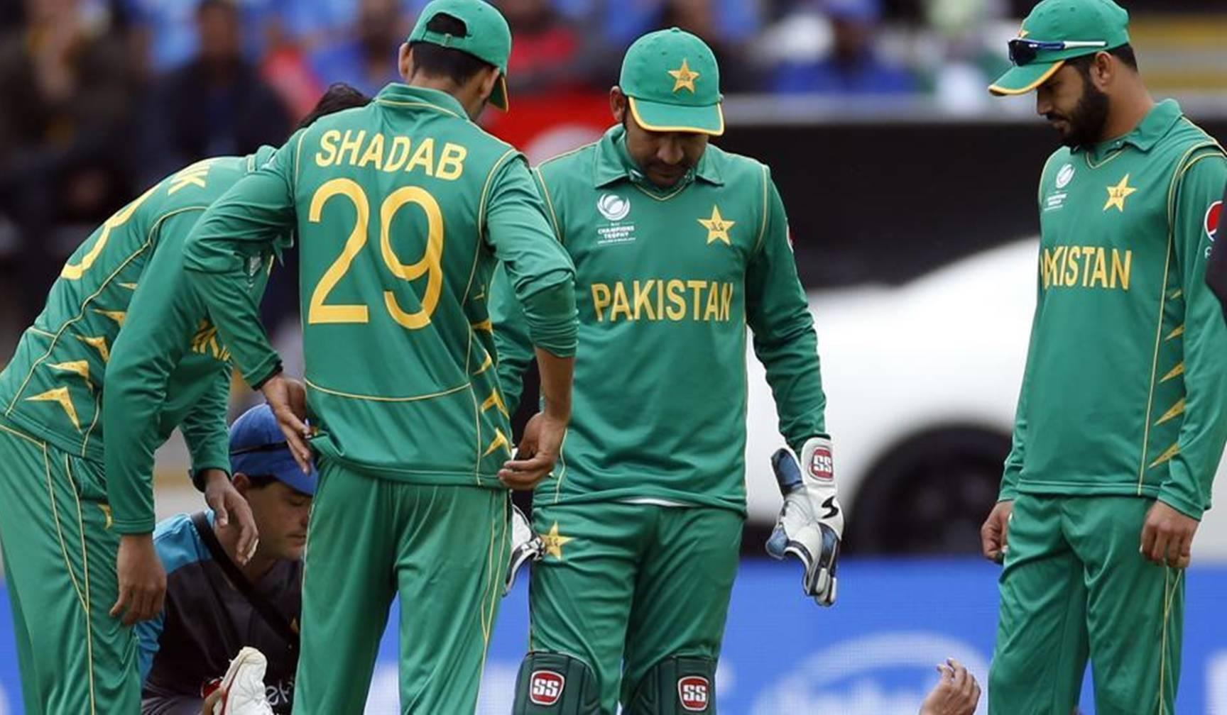 चैंपियंस ट्रॉफी: भारत से मिली हार का दंश झेल रही पाक टीम पर मंडराये दबाव के बादल , मैच फिक्सिंग को लेकर टूर्नामेंट से बहार होने का डर