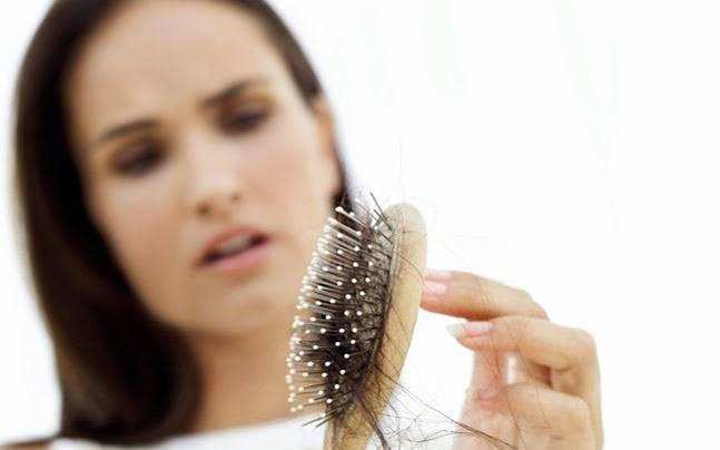 Hair care tips:बालों का काला और मजबूत बनाने के लिए, आप करें इन घरेलु नुस्खों का इस्तेमाल