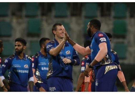 IPL-13 : मुंबई ने टॉस जीतकर गेंदबाजी का निर्णय लिया