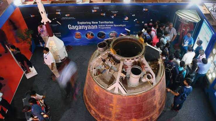 भारत की अंतरिक्ष एजेंसी इसरो इस साल अंतरिक्ष में भेजेगा महिला रोबोट