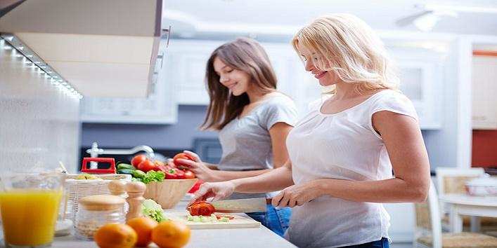Anti-Aging Diet: चालीस के बाद, लंबे समय तक स्वस्थ रहने के लिए भोजन में इन चीजों को शामिल करें