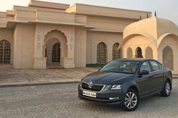 स्कोडा ऑक्टेविया का स्टाइल प्लस ट्रिम वैरिएंट हुआ रिप्लेस