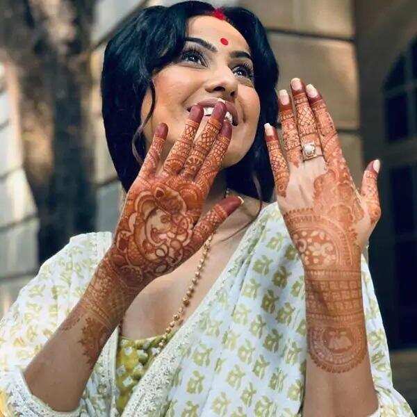 Karva Chauth 2020: अंकिता लोखंडे से लेकर आरती सिंह तक, बिना शादी के ही करवा चौथ का व्रत रखती हैं ये टीवी अभिनेत्रियां