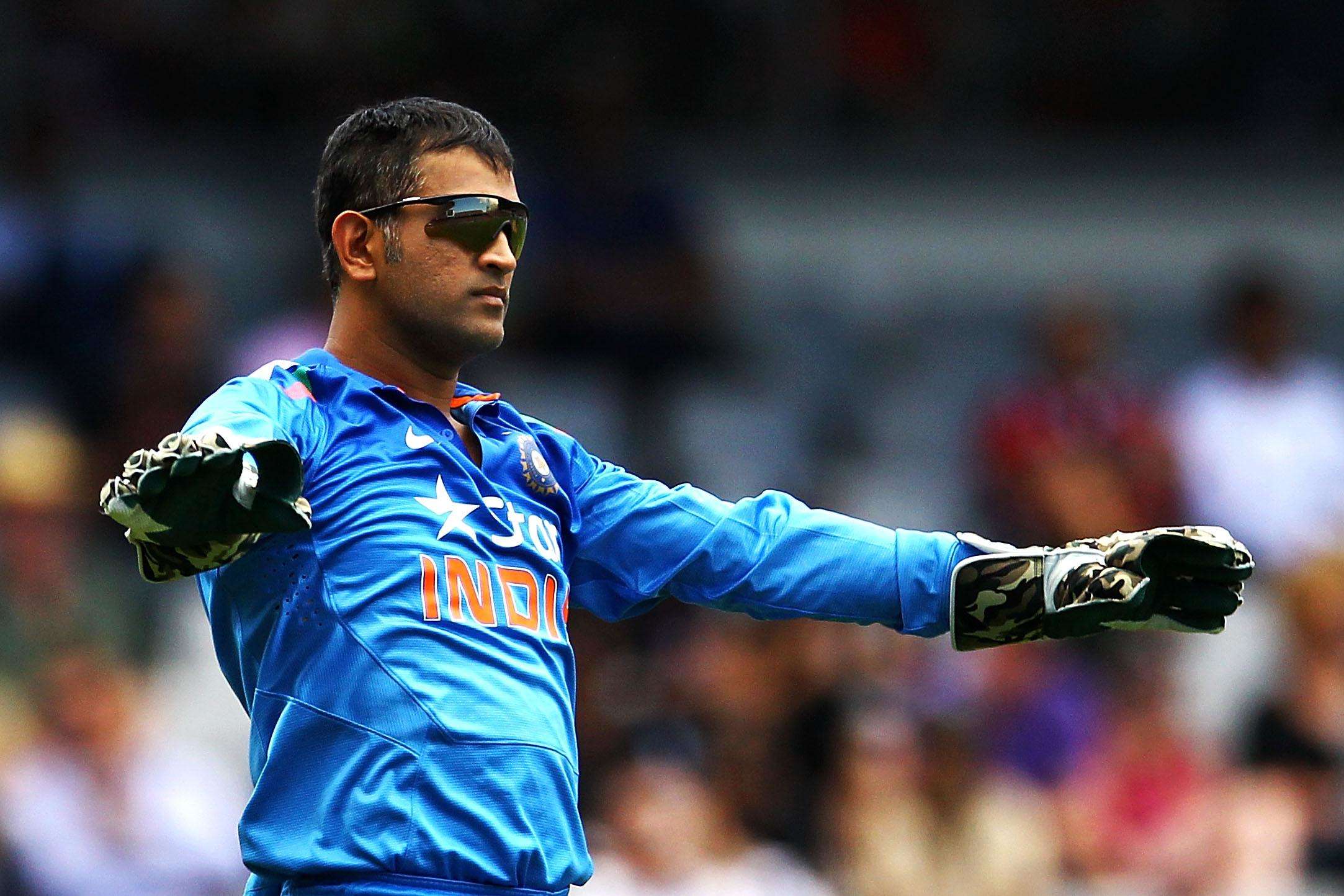 महेंद्र सिंह धोनी ने किया खुलासा, क्यों छोड़ी थी अचानक से वनडे और टी-20 की कप्तानी