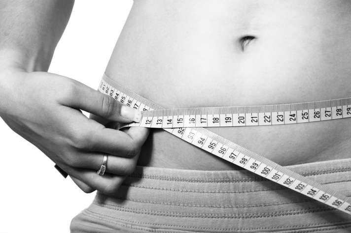 Weight Loss:  वजन घटाने के दौरान बार-बार वजन की जाँच? तो पहले ये बातें जान लें
