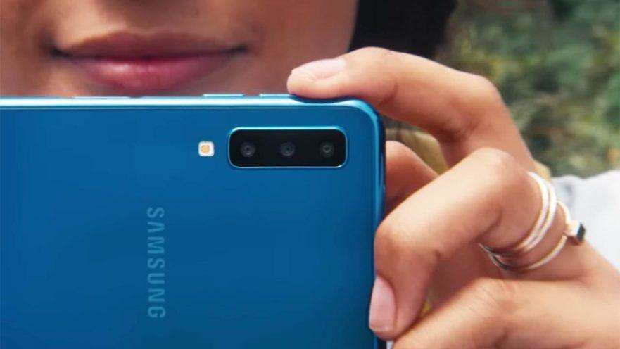 Samsung Galaxy A50 स्मार्टफोन के रियर में तीन कैमरे हो सकते है