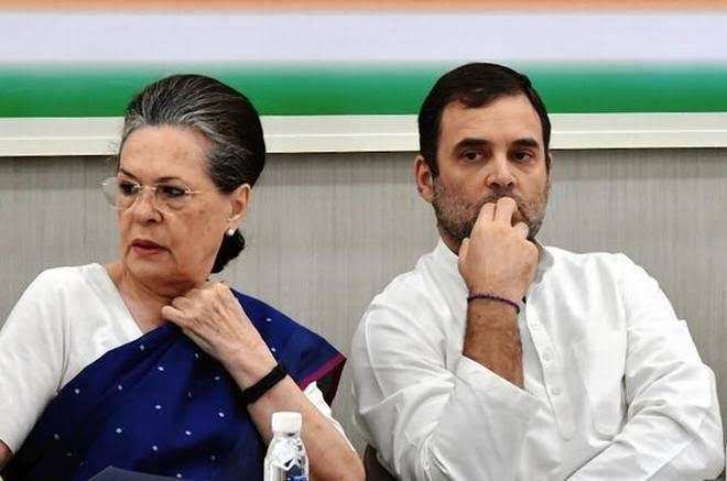 सोनिया ने की कांग्रेस सांसदों के साथ बैठक, राहुल को फिर से पार्टी अध्यक्ष बनाने की उठी मांग