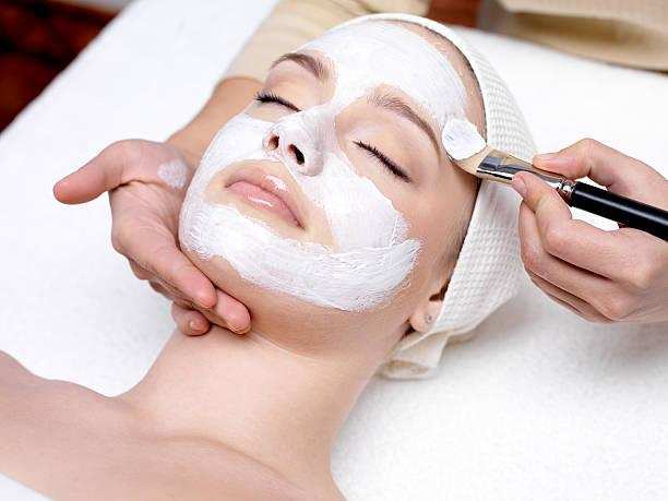 Beauty care tips:संवेदनशील त्वचा का निखार बढ़ाने के लिए, आप करें इन घरेलु फेसपैक का इस्तेमाल