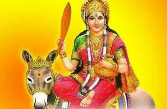 Sheetala ashtami vrat 2021: कब है शीतला अष्टमी, जानिए इस दिन क्यों खाते हैं बासी खाना