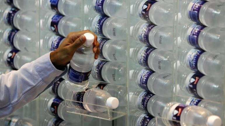 प्लास्टिक की बोतले खुद ब खुद हो जायेगी नष्ट चल रहा है शोध 
