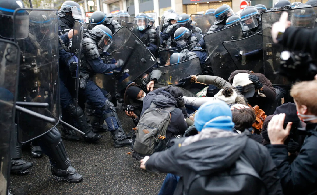 France Safety Bill: फ्रांस में सुरक्षा बिल को लेकर उग्र प्रदर्शन, 107 प्रदर्शनकारी गिरफ्तार…