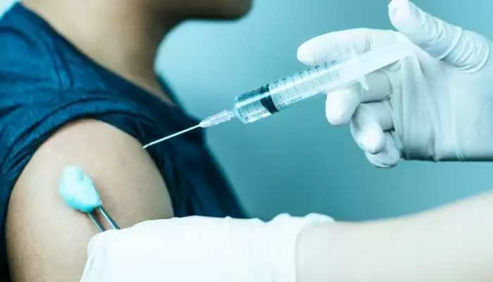 Vaccination in Rajasthan: मुख्यमंत्री गहलोत ने दिए वैक्सीनेशन तेज करने के निर्देश, अब गांवों में शुरू होगा विशेष शिविरों का आयोजन