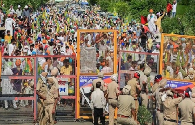 Farmers Protest Updates: दिल्ली पुलिस ने ट्रैक्टर रैली को नहीं दी मंजूरी, जानें अब क्या होगा…
