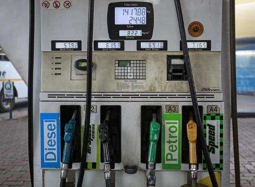 पेट्रोल-डीजल ने तोड़े महंगाई के सारे रिकॉर्ड तोड़ दिए  दिल्ली में पेट्रोल 86 रुपये के पार