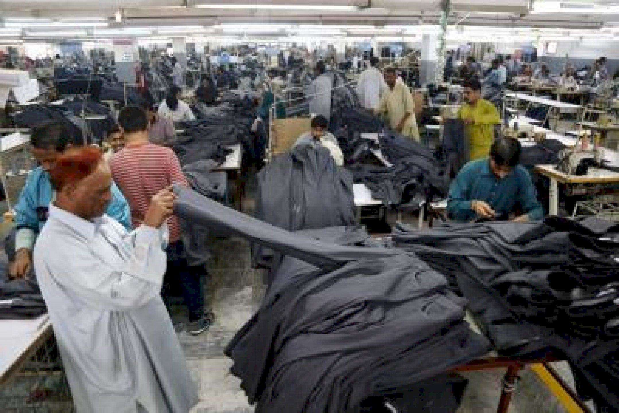 निर्यात मांग बढ़ने से Textile industry में सुधार, मजदूरों की कमी बरकरार