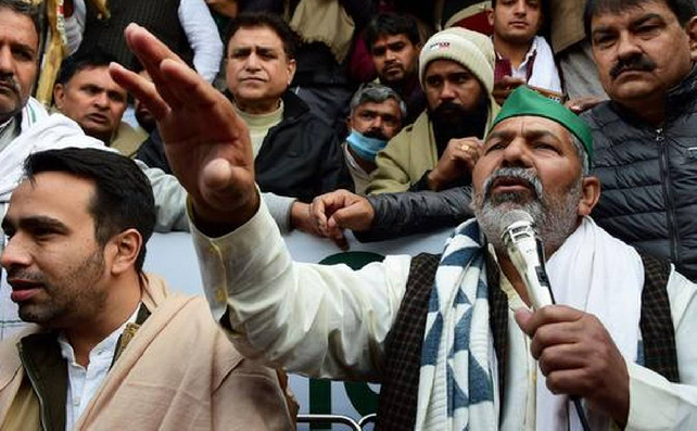 Farmers Protest: गाजीपुर बॉर्डर पर विपक्ष ने खोला मोर्चा, किसानों से मिलने पहुंचे 15 दलों के नेताओं को पुलिस ने रोका…