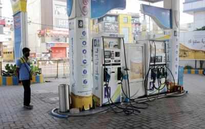 भारत में petrol and diesel की कीमतों में नहीं हुआ कोई बदलाव