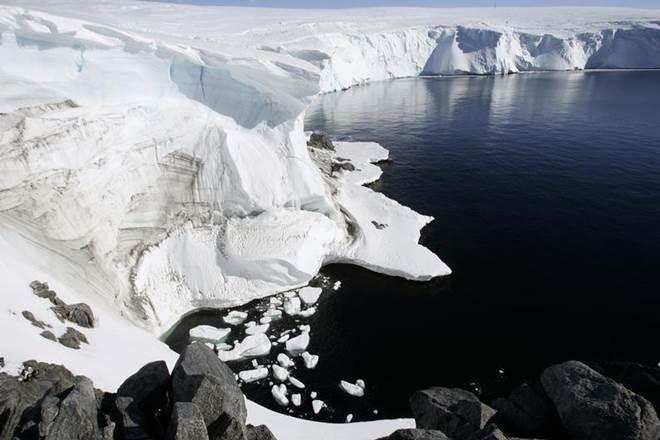 वैज्ञानिकों ने अंटार्कटिक की बर्फ के नीचे खोजी एक विशाल घाटी 