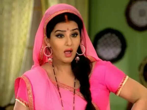 Shilpa Shinde के भाभी जी घर पर हैं शो छोड़ने के बाद गिरने लगी थी शो की टीआरपी