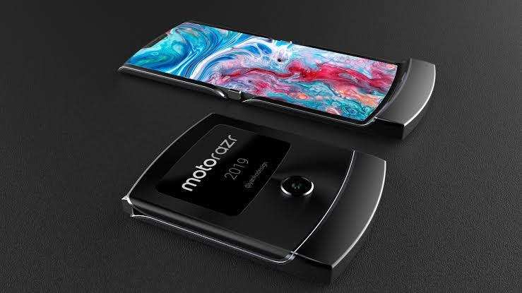 फ्लिप फॉर्म फैक्टर के साथ  मोटोरोला ने लॉन्च किया फोल्डेबल स्मार्टफोन 