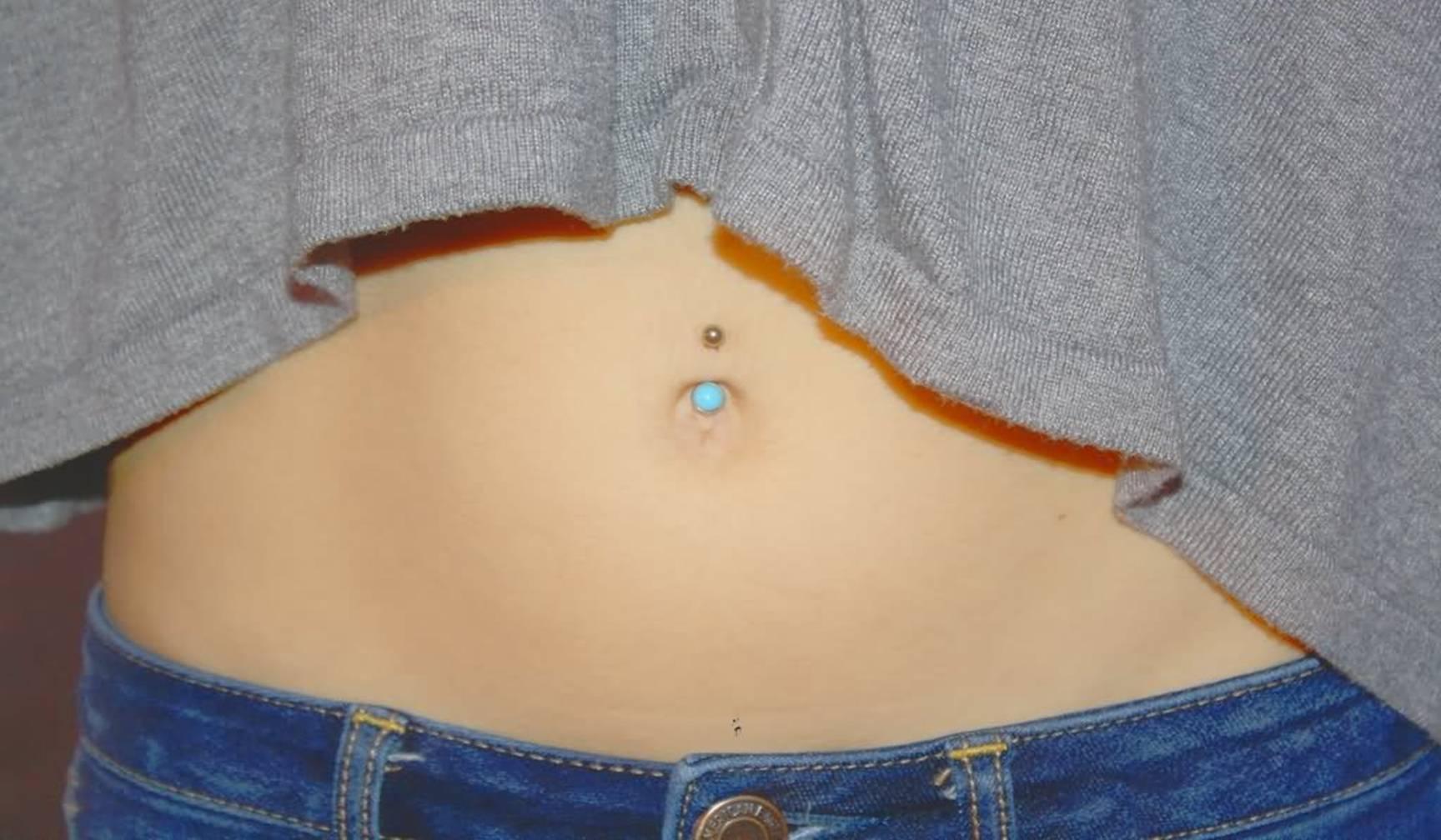 रोज रात को नाभि में नारियल तेल लगाने से होंगे ये बड़े फायदे