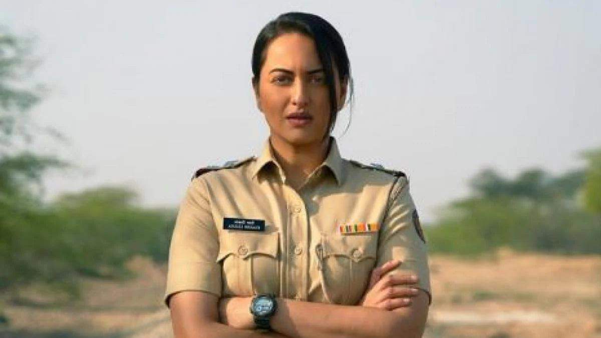 Sonakshi Sinha Cop Look: अंतर्राष्ट्रीय महिला दिवस पर पुलिस की वर्दी में सोनाक्षी सिन्हा का लुक हो रहा वायरल