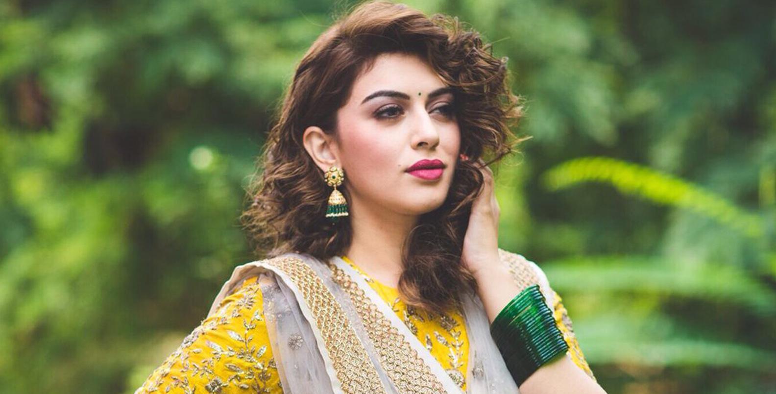 Astrology: गुरुवार के दिन पीले कपड़े पहनने को क्यों माना गया है शुभ, जानिए यहां