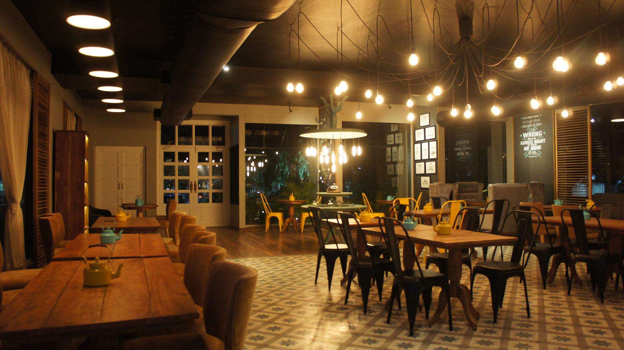 अगर आप हैं खाने के शौकीन तो जरूर जाएं अहमदाबाद के इन रेस्तरां में